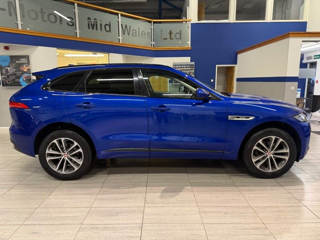 2018 Jaguar F-Pace 2L R-Sport 5dr - Photo 2
