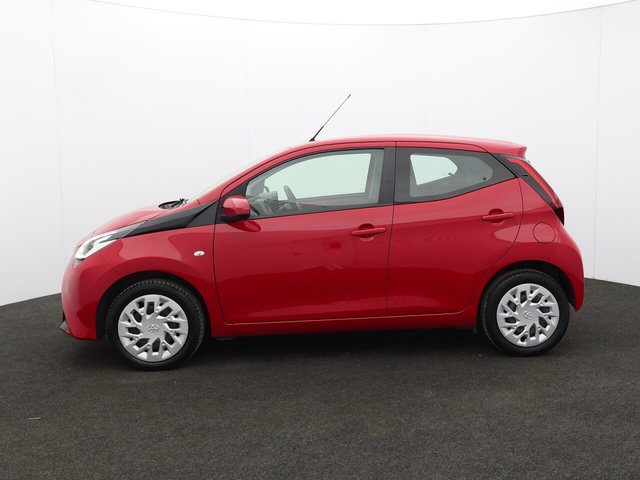 2020 Toyota Aygo 1L X-Play 5dr - Photo 6