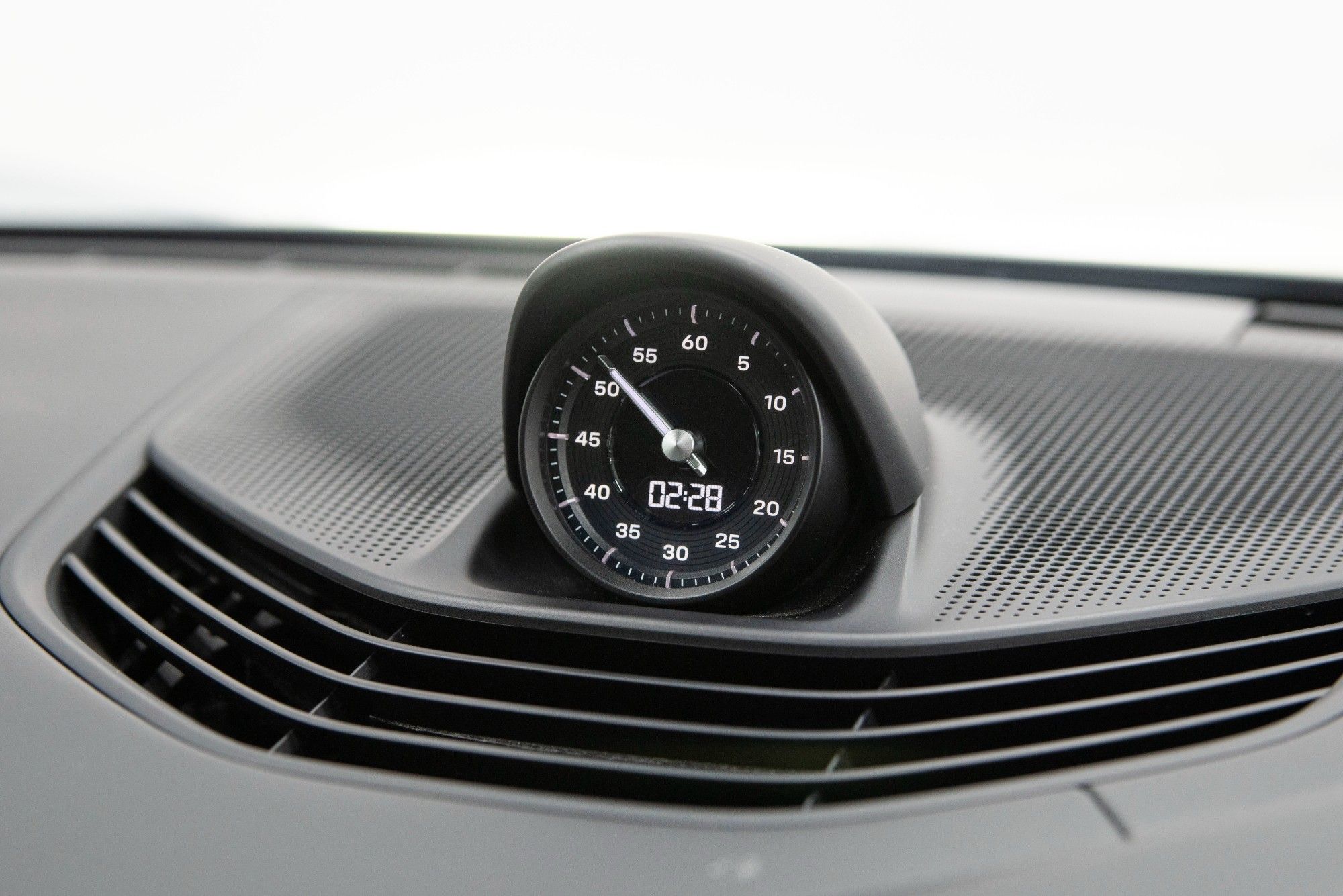 USED 2020 70 PORSCHE TAYCAN Performance Plus 93.4kWh 4S Saloon  