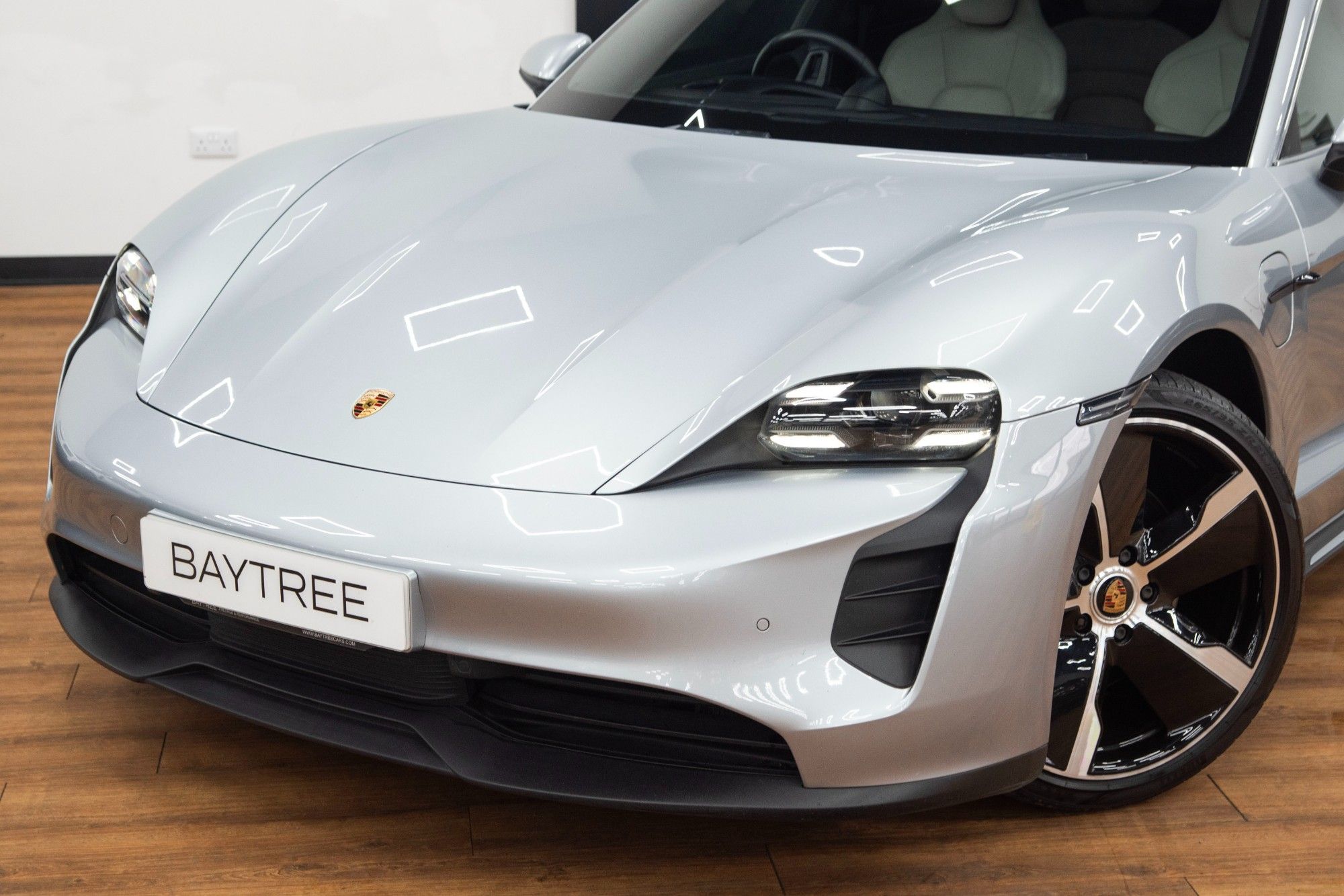 USED 2020 70 PORSCHE TAYCAN Performance Plus 93.4kWh 4S Saloon  