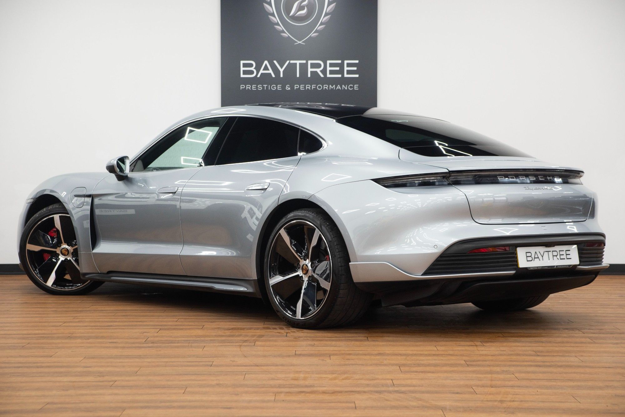 USED 2020 70 PORSCHE TAYCAN Performance Plus 93.4kWh 4S Saloon  