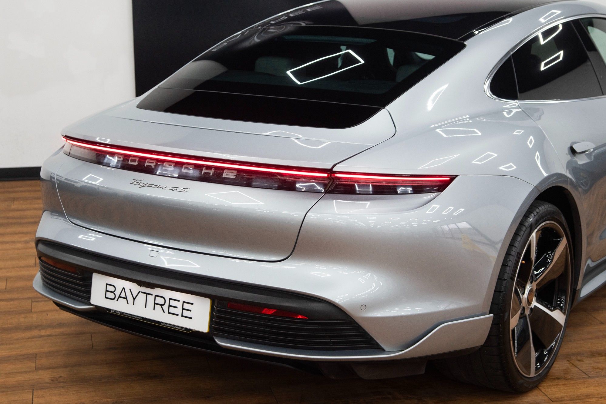 USED 2020 70 PORSCHE TAYCAN Performance Plus 93.4kWh 4S Saloon  