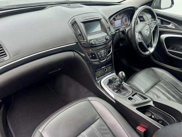 2015 Vauxhall Insignia 1.6L Elite 5dr - Photo 11