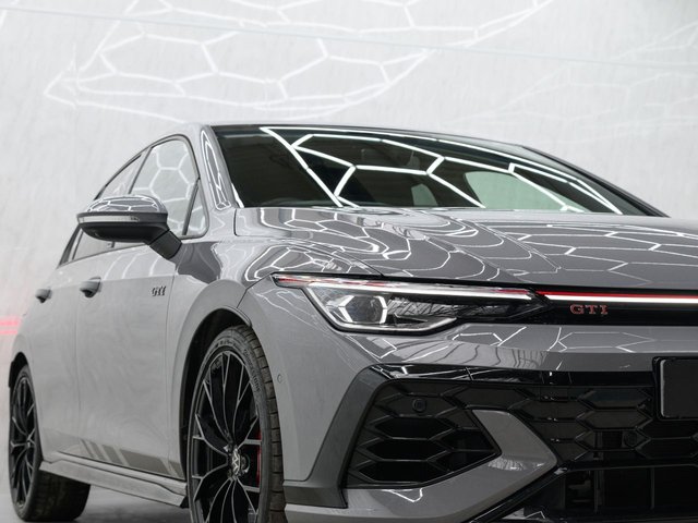 2025 VOLKSWAGEN GOLF - Photo 2