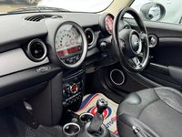 USED 2011 11 MINI CLUBMAN 1.6 Cooper Estate 5dr Petrol Manual Euro 5 (s/s) (122 ps) - Half Leather Trim -