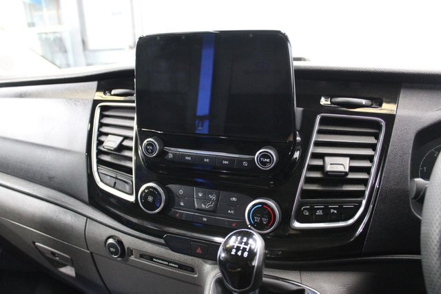 2023 Ford Transit Custom 2L Limited 5dr - Photo 6