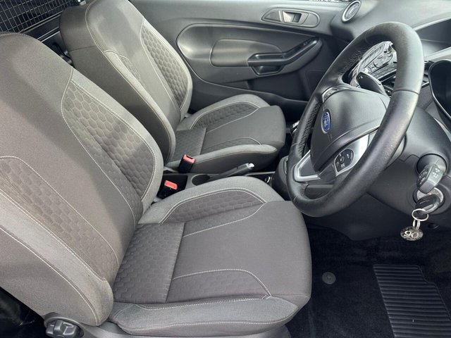 2016 FORD FIESTA VAN - Photo 9