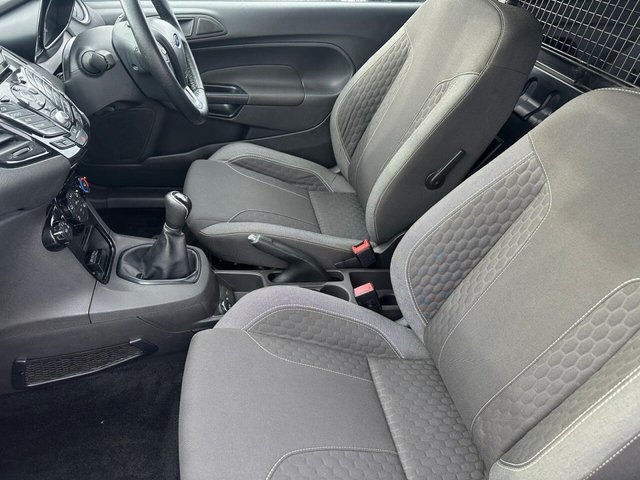 2016 FORD FIESTA VAN - Photo 12