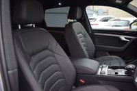 USED 2019 19 VOLKSWAGEN TOUAREG 3.0 TDI V6 R-Line SUV 5dr Diesel Tiptronic 4Motion Euro 6 (s/s) (231 ps) IMMACULATE CONDITION  .  R-LINE EDITION  .  REVERSING CAM