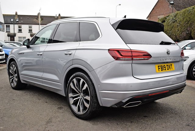2019 VOLKSWAGEN TOUAREG 3.0 TDI V6 R-Line SUV 5dr Diesel Tiptronic 4Motion Euro 6 (s/s) (231 ps) - Photo 5