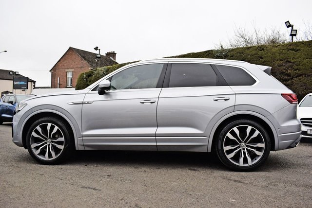 2019 VOLKSWAGEN TOUAREG 3.0 TDI V6 R-Line SUV 5dr Diesel Tiptronic 4Motion Euro 6 (s/s) (231 ps) - Photo 6