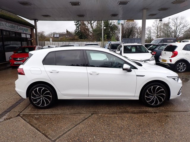 2023 VOLKSWAGEN GOLF - Photo 2