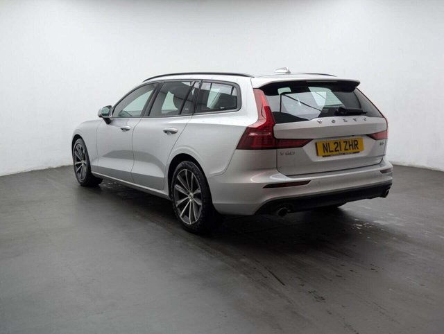 USED 2021 21 VOLVO V60 2.0 B3 MHEV Momentum Estate 5dr Petrol Hybrid Auto Euro 6 (s/s) (163 ps) NAVIGATION+REAR PARK ASSIST CAMERA CLICK & COLLECT/HOME DELIVERY