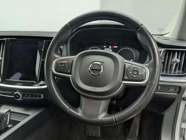 USED 2021 21 VOLVO V60 2.0 B3 MHEV Momentum Estate 5dr Petrol Hybrid Auto Euro 6 (s/s) (163 ps) NAVIGATION+REAR PARK ASSIST CAMERA CLICK & COLLECT/HOME DELIVERY