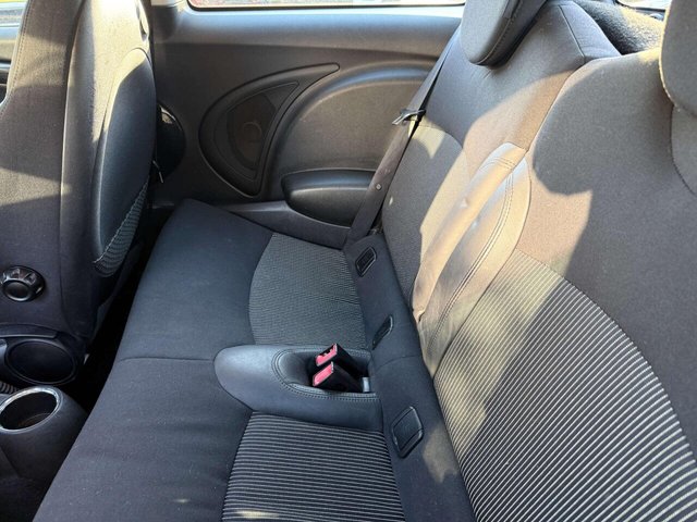 2009 MINI Hatch - Photo 10