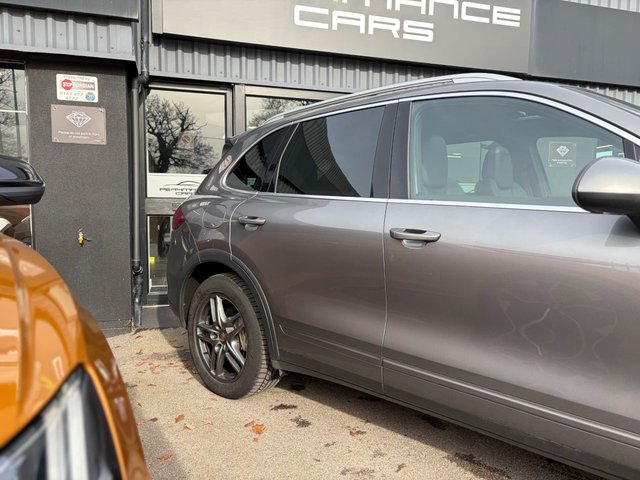2013 PORSCHE CAYENNE - Photo 12