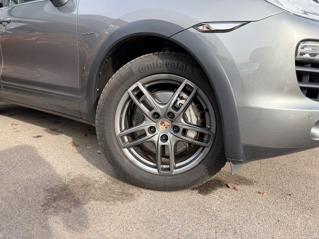 2013 PORSCHE CAYENNE - Photo 3