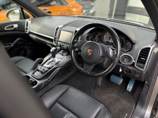 2013 PORSCHE CAYENNE - Photo 4