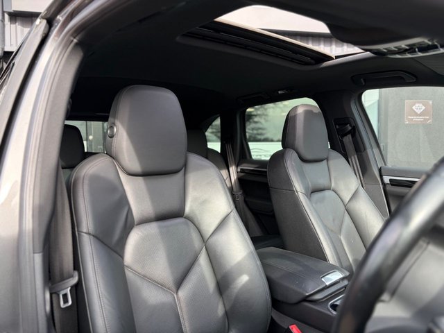 2013 PORSCHE CAYENNE - Photo 5