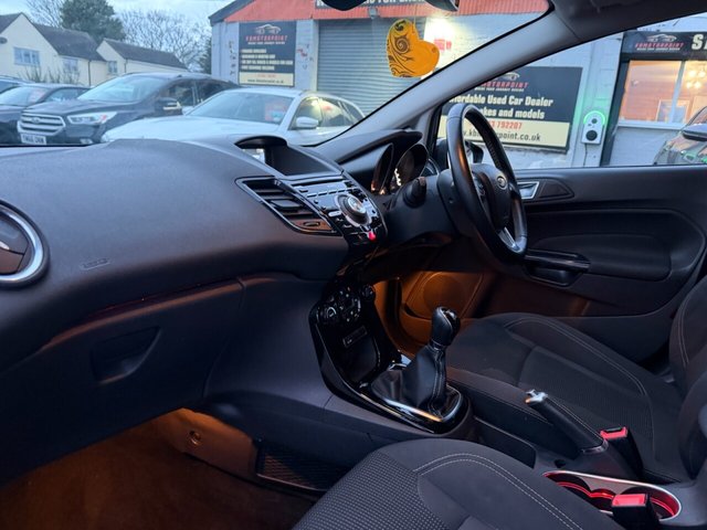 2015 Ford Fiesta 1L Titanium 5dr - Photo 7