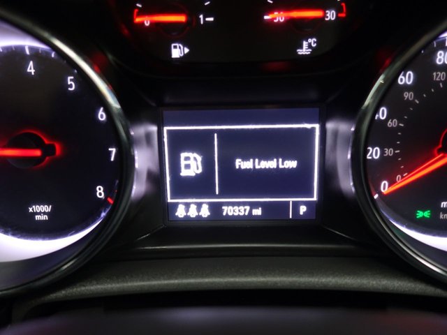 2017 VAUXHALL ASTRA - Photo 11