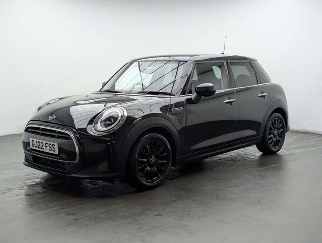 USED 2022 22 MINI HATCH 1.5 Cooper Classic Hatchback 5dr Petrol Manual Euro 6 (s/s) (136 ps) 8.8IN TOUCHSCREEN + HEATED STEERING CLICK & COLLECT/HOME DELIVERY