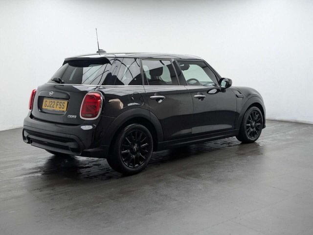 USED 2022 22 MINI HATCH 1.5 Cooper Classic Hatchback 5dr Petrol Manual Euro 6 (s/s) (136 ps) 8.8IN TOUCHSCREEN + HEATED STEERING CLICK & COLLECT/HOME DELIVERY