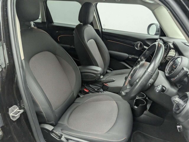USED 2022 22 MINI HATCH 1.5 Cooper Classic Hatchback 5dr Petrol Manual Euro 6 (s/s) (136 ps) 8.8IN TOUCHSCREEN + HEATED STEERING CLICK & COLLECT/HOME DELIVERY