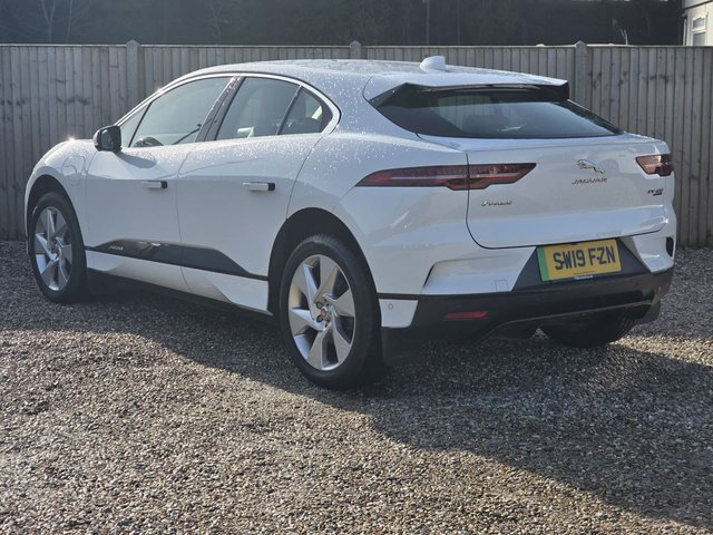 2019 JAGUAR I-PACE - Photo 3