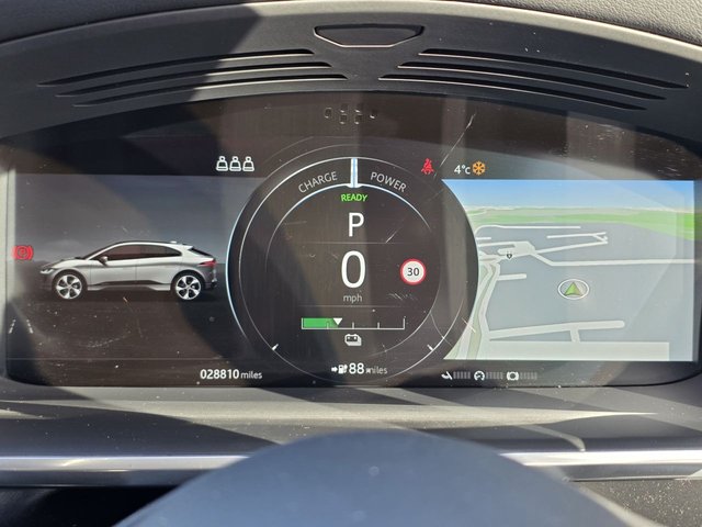 2019 JAGUAR I-PACE - Photo 9