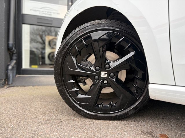 2024 SEAT IBIZA - Photo 3