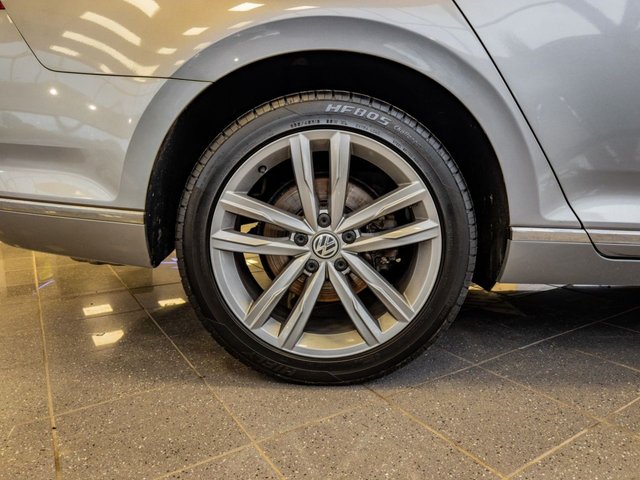 2019 Volkswagen Passat 1.5L Gt 4dr - Photo 5