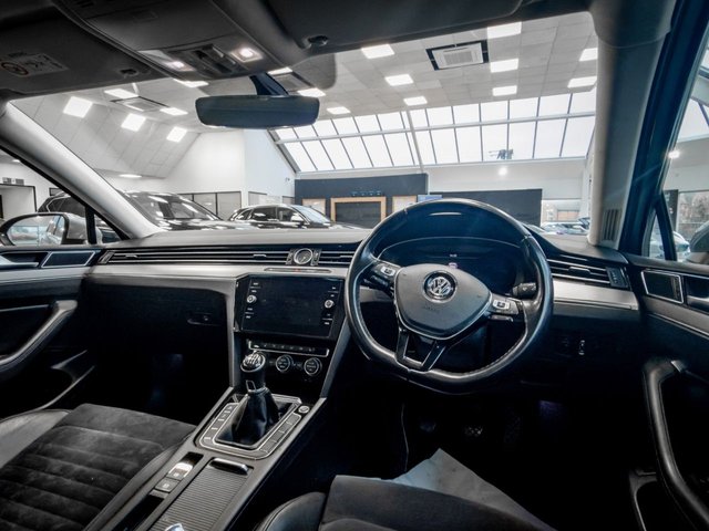 2019 Volkswagen Passat 1.5L Gt 4dr - Photo 3