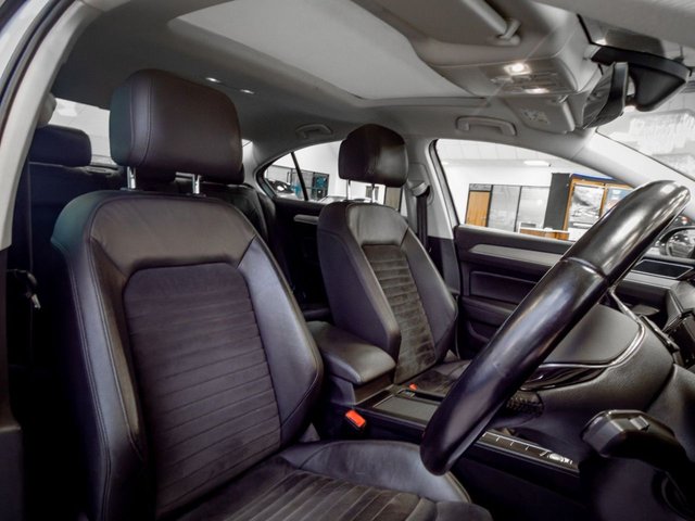 2019 Volkswagen Passat 1.5L Gt 4dr - Photo 4