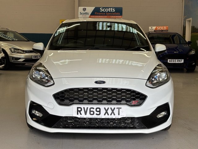 2019 Ford Fiesta 1.5L St-2 3dr - Photo 2