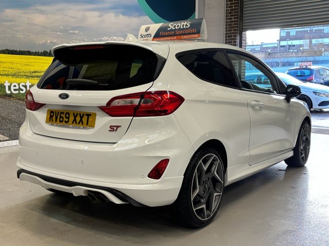 2019 Ford Fiesta 1.5L St-2 3dr - Photo 5