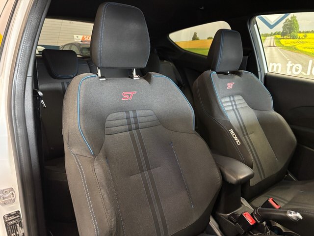 2019 Ford Fiesta 1.5L St-2 3dr - Photo 11