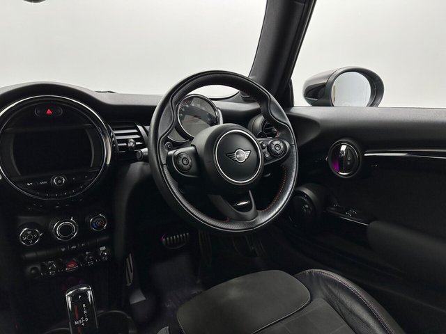 2020 MINI Hatch - Photo 11