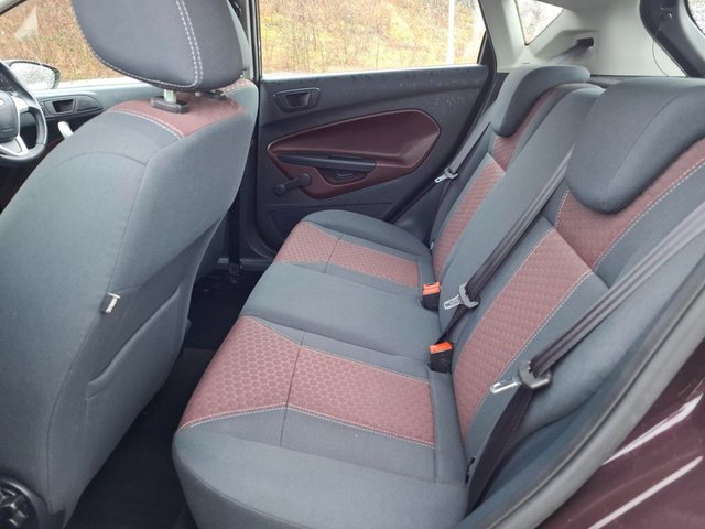 2010 FORD FIESTA - Photo 9