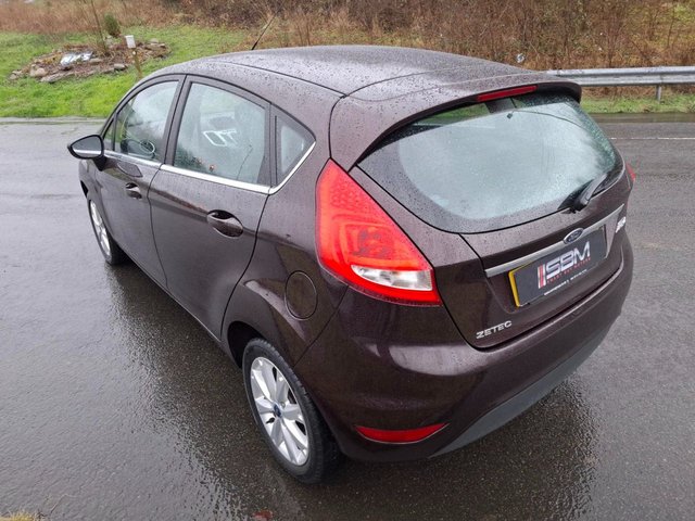 2010 FORD FIESTA - Photo 10