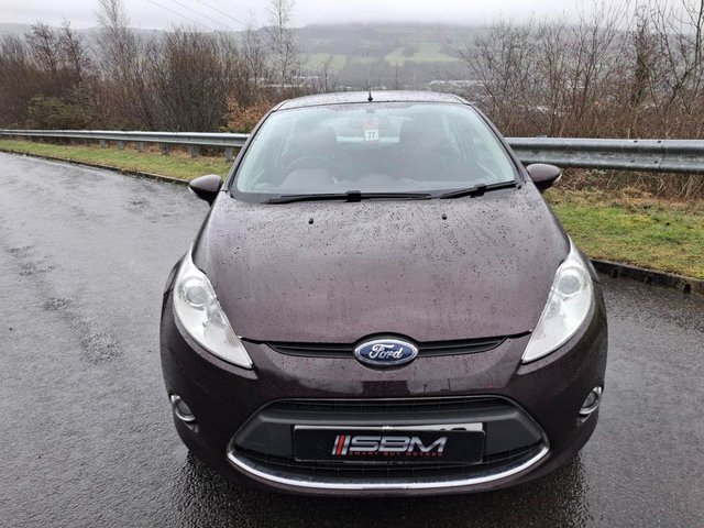 2010 FORD FIESTA - Photo 2