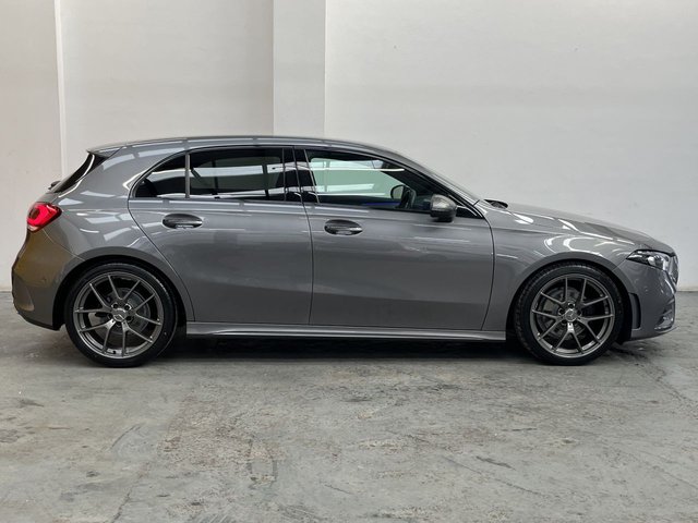 2021 MERCEDES-BENZ A-CLASS 2.0 A200d AMG Line (Premium 2) Hatchback 5dr Diesel 8G-DCT Euro 6 (s/s) (150 ps) - Photo 3