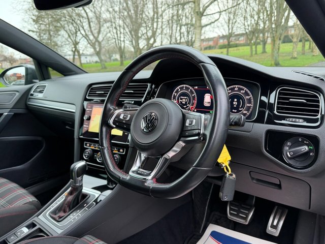 2018 VOLKSWAGEN GOLF - Photo 2