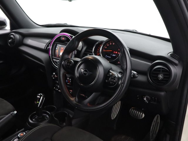 2020 MINI Hatch 1.5L Cooper Sport 3dr - Photo 12