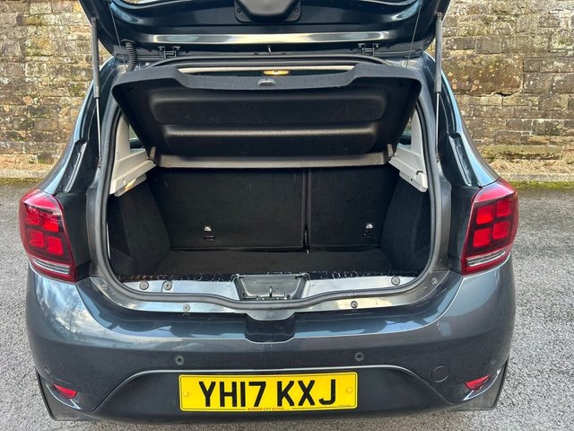 2017 Dacia Sandero 1.5L Laureate 5dr - Photo 8