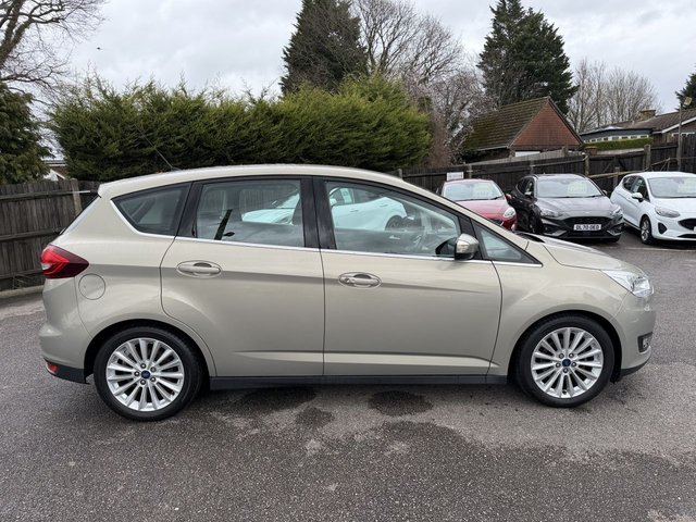 2017 Ford C-Max 1L Titanium 5dr - Photo 2