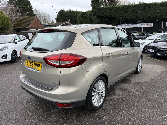 2017 Ford C-Max 1L Titanium 5dr - Photo 3