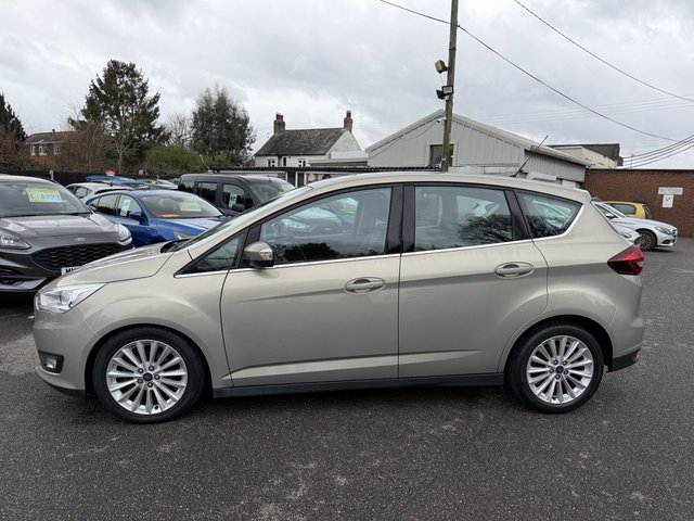 2017 Ford C-Max 1L Titanium 5dr - Photo 6