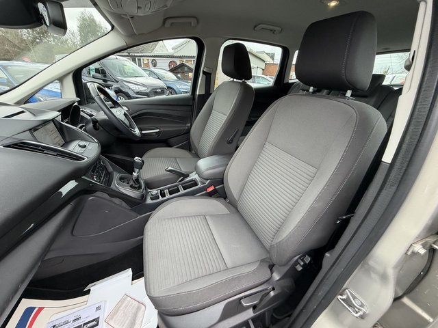 2017 Ford C-Max 1L Titanium 5dr - Photo 10