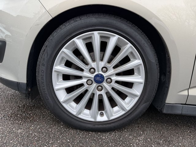 2017 Ford C-Max 1L Titanium 5dr - Photo 9